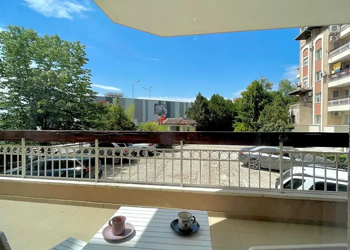 Sea Breeze Apartment