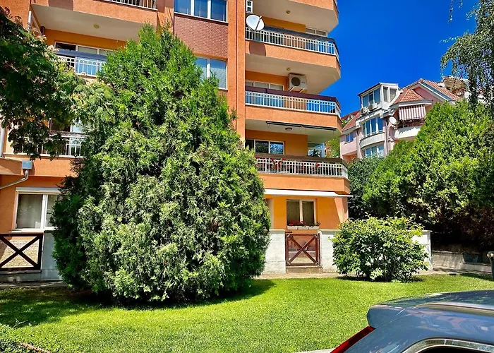 Апартамент Sea Breeze Варна